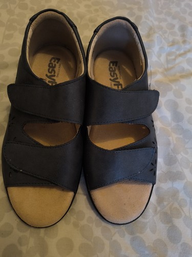 Women sandals size 4 - 4, new
