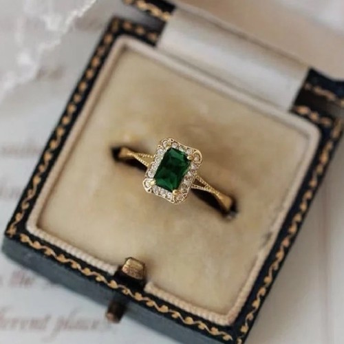 Emerald cut green - cut,