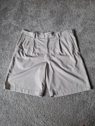 Nike beige golf shorts size - beige,