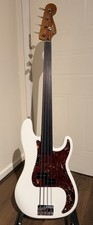 Fender fretless precision - fretless,