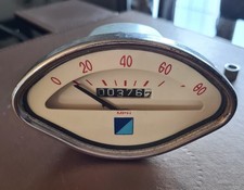 Vespa Clamshell Speedometer