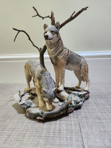 Vintage 1997 wolves figurine - 1997,