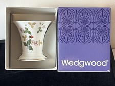 Wedgwood boxed vase wild - boxed,
