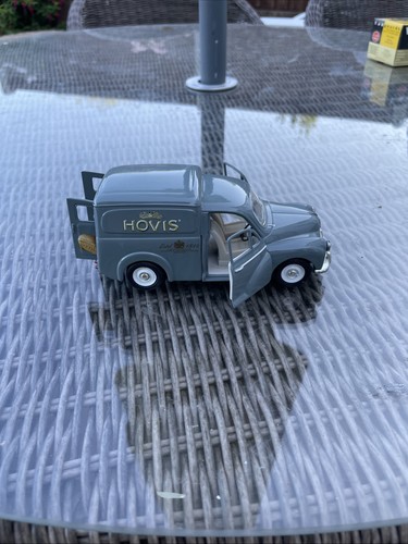 Morris minor van 26 scale - morris,