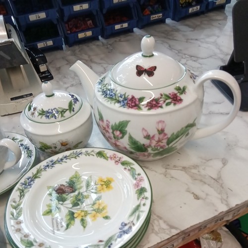Royal worcester herb - royal, teapot