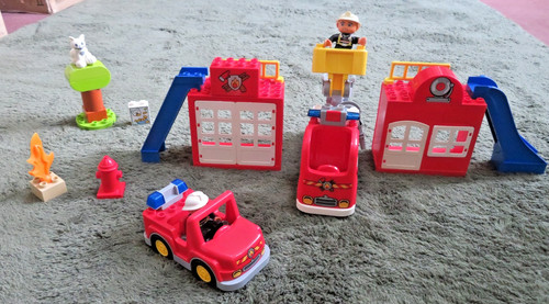 Lego duplo fire station - duplo, light