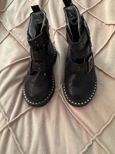 Girls black boots size - black,