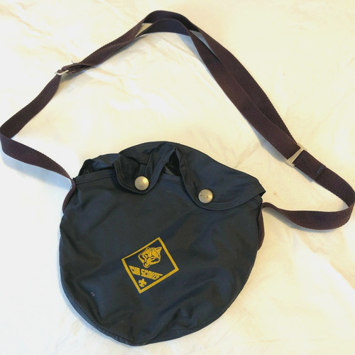Vintage cub scout - cub, round