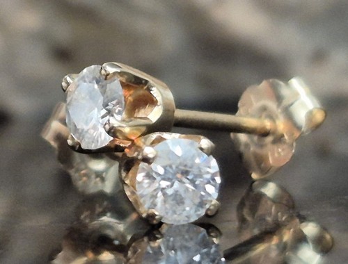 14k gold cttw diamond - .30,