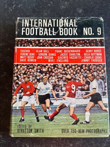 International football book - international,