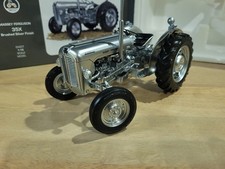 Universal Hobbies 1/16 Massey