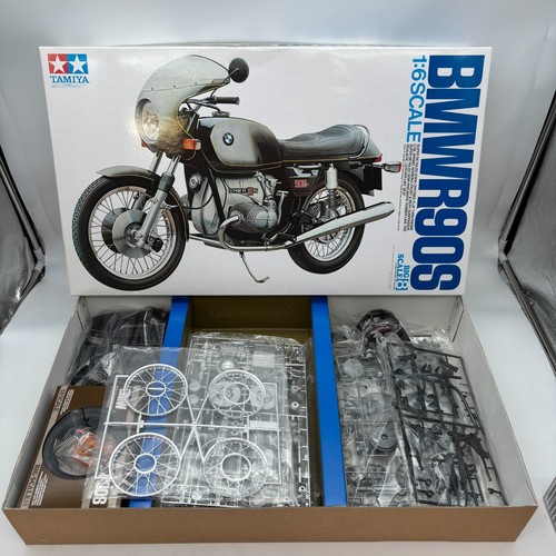Tamiya bike bmw r90s - 1/6, scale
