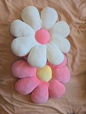 2 Matching Flower Shaped