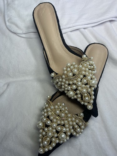 Black pearl embellished kitten - black,