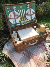 Sirram Vintage Picnic Basket Set