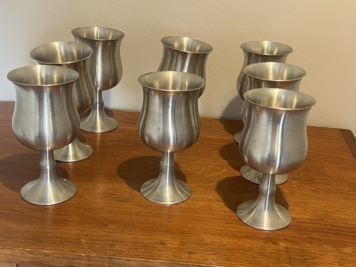 Set of 8 finest - of,