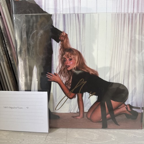 Signed sabrina carpenter - signed,