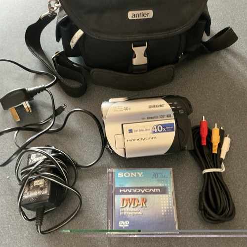 Sony dcr dvd106e pal handycam - dcr-dvd106e,