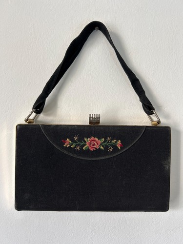 Vintage 1950s opera wristlet