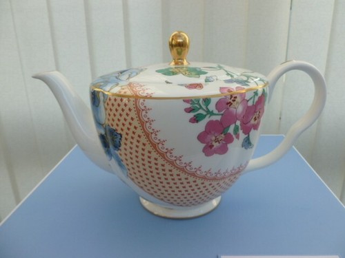 Wedgwood butterfly bloom large - bloom,