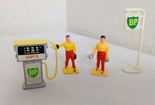 VINTAGE Yellow BP PETROL PUMP, Sign & mechanics for Scalextric  1.32 Scale