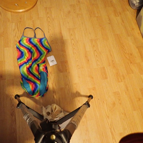 Nwot dolfin uglies - nwot, one