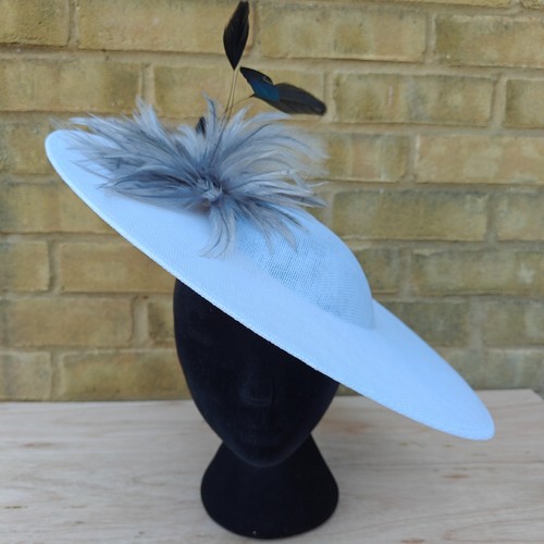 White grey feather disc - , wide