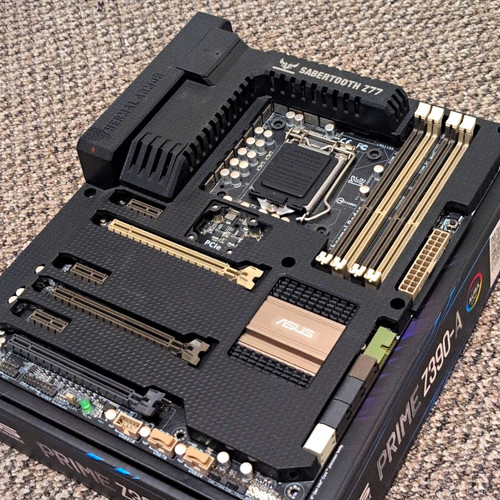 Asus sabertooth z77 atx intel - sabertooth,