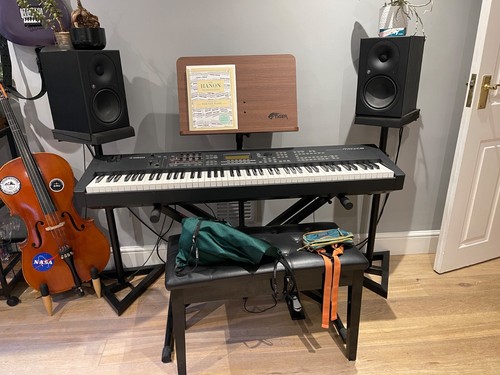 Yamaha mox8 full synthesizer - yamaha,