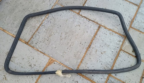 Alfasud windscreen rubber seal - rubber,