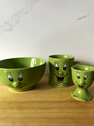 Essence stoneware green smiley - green,