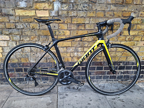 Giant advanced di2 carbon - ,