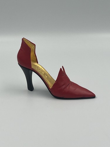 Just the right shoe - just, red