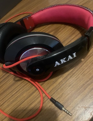 Akai over ear headphones - ear,