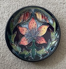 LOVELY 4.5" DIAMETER MOORCROFT