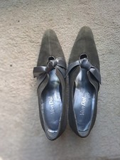 Beautiful Van Dal Shoes 6.5D