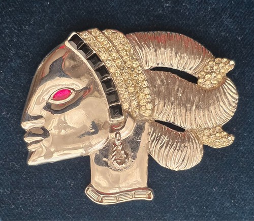 Butler wilson brooch rare - butler,