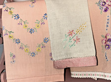 Vntg Embroidered Guest Towels