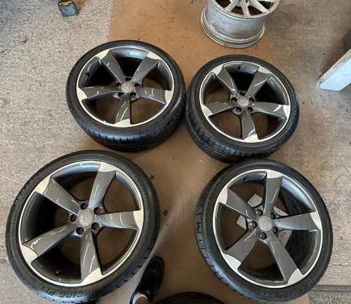 Alloy wheels and tyres - ,