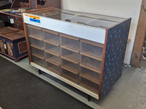 1970 glazed haberdashery - glazed,