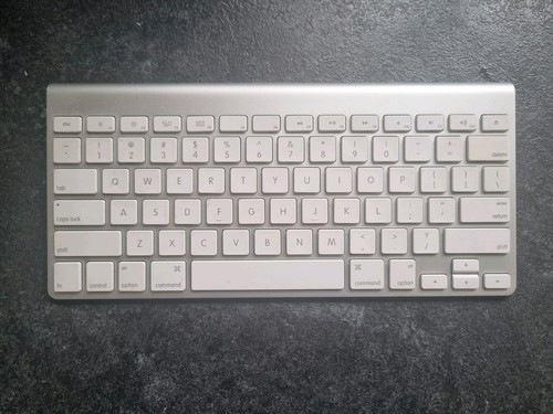 Apple wireless keyboard a1314 - wireless,