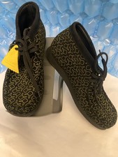 Clarks Wallabee Pokemon Go Black/Yellow Suede Lace Up Print noUnisex Shoes UK 5G