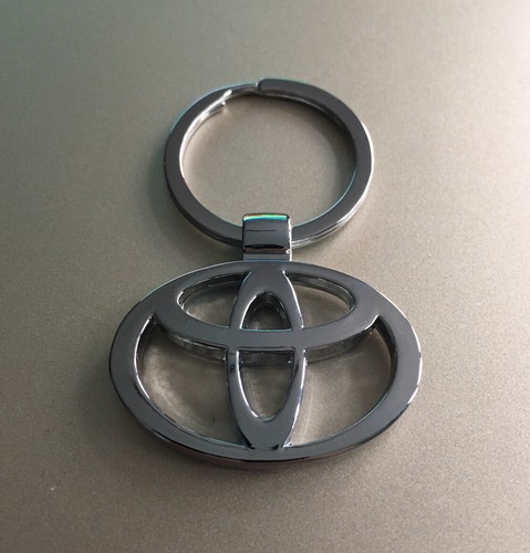Toyota keyring chrome - ‘toyota’,