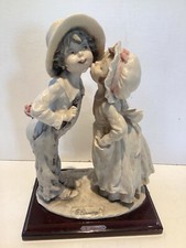 GIUSEPPE ARMANI CAPODIMONTE GULLIVERS WORLD  SHY KISS BOY & GIRL FIGURINE