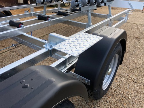 Bolt side step for boat - side,