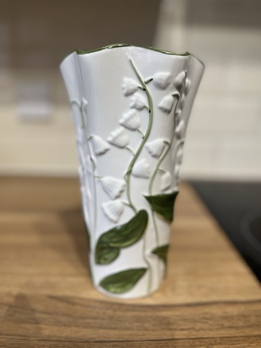 Vintage style ceramic lily - ceramic,