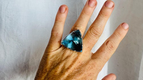 Oversized faceted aquamarine - faceted,