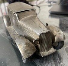 Art Deco car cigarette