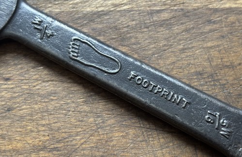 Footprint x 5 16 - 1/4”,