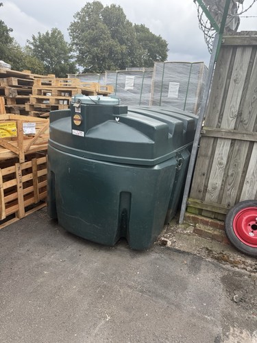 Oil storage tank bunded - storage,